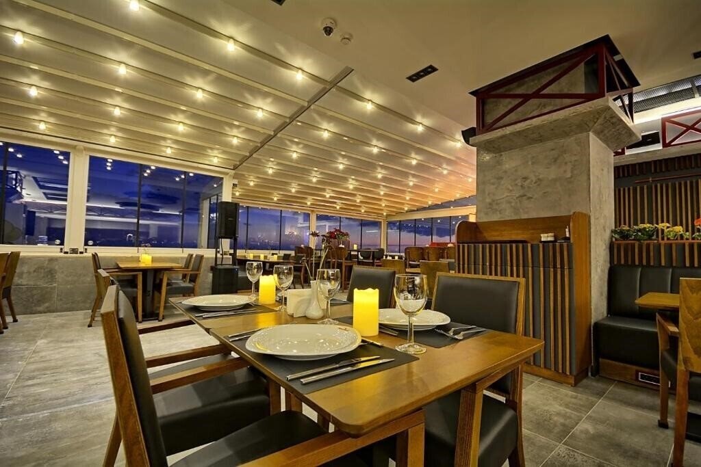 Готель Samir Hotel 4*