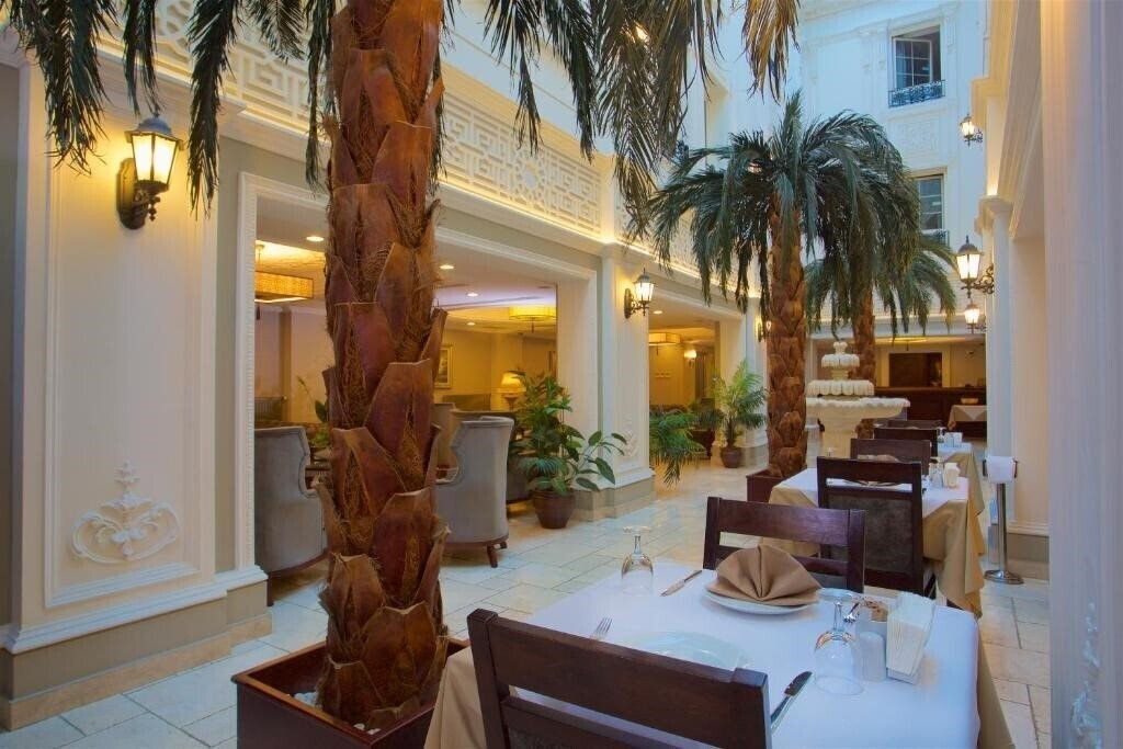 Фотографія Emporium Hotel 4*