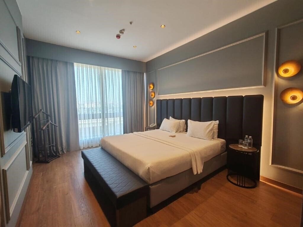 Готель Isg Airport Hotel 4*