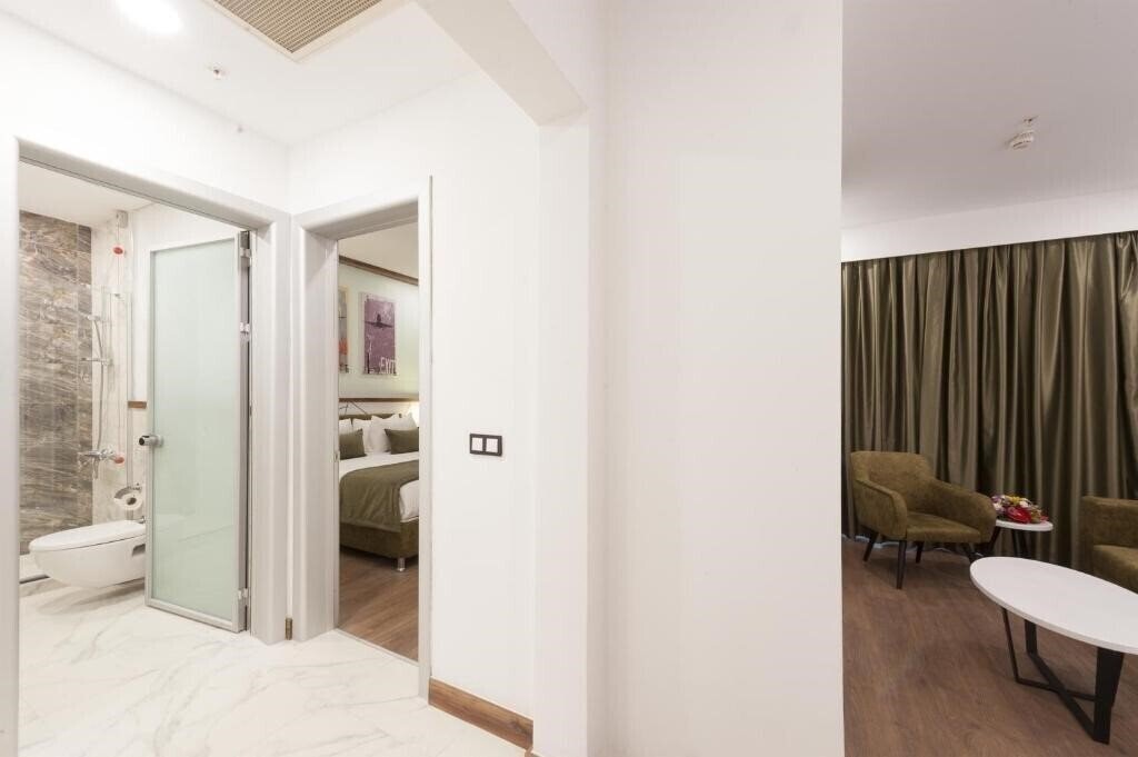 Фотографія Isg Airport Hotel 4*