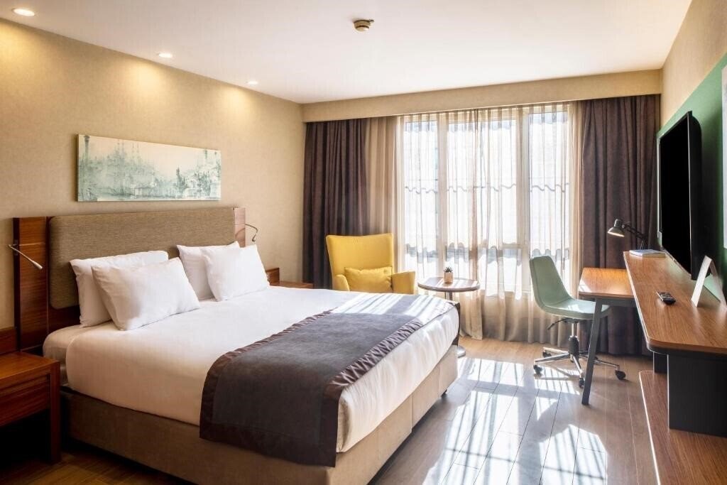 Фото Holiday Inn Istanbul Sisli 5*