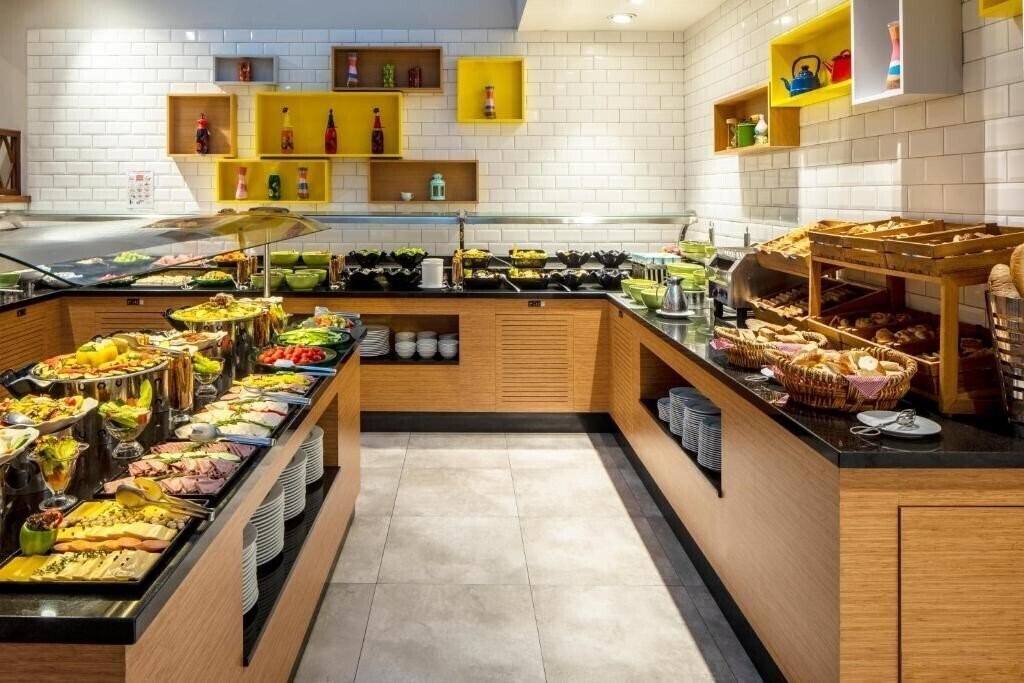 Фотография Holiday Inn Istanbul Sisli 5*