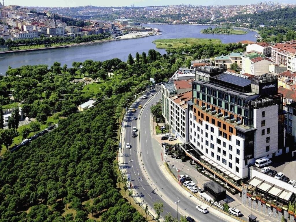 Готель Movenpick Hotel Istanbul Golden Horn 5*