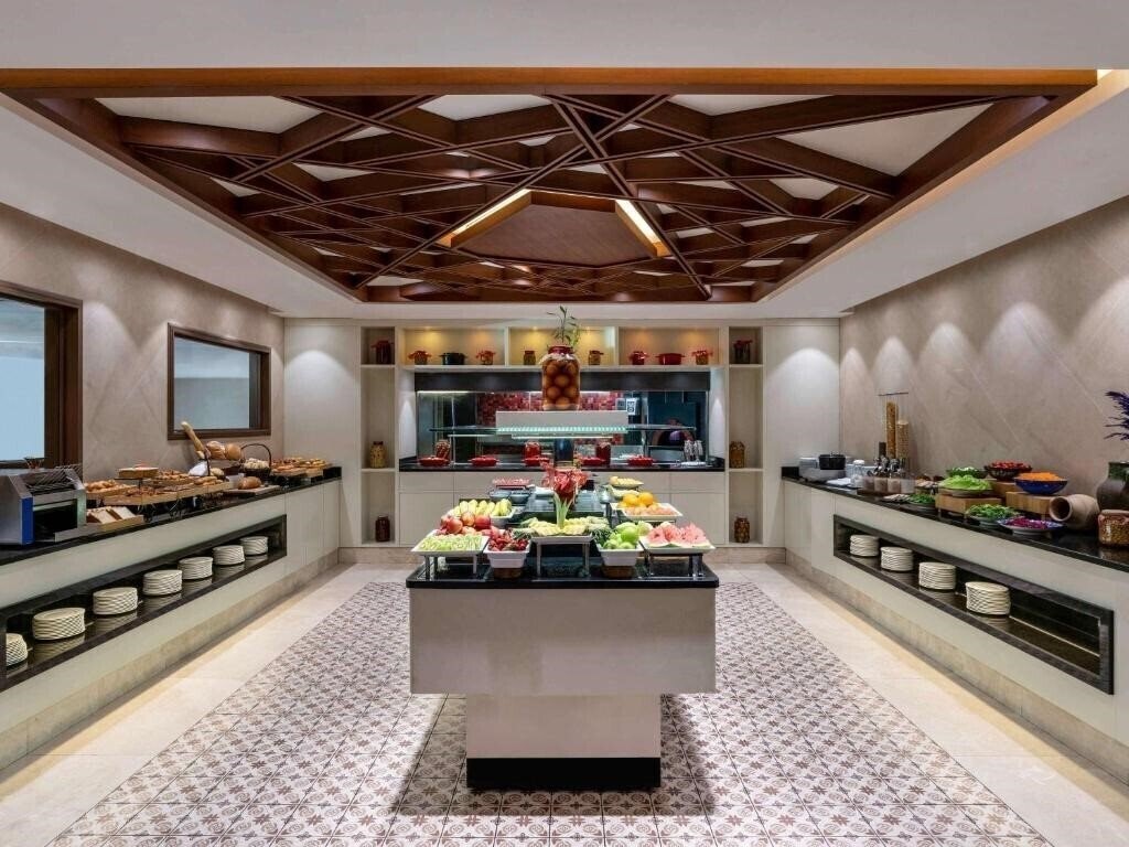 Фото Movenpick Hotel Istanbul Golden Horn 5*