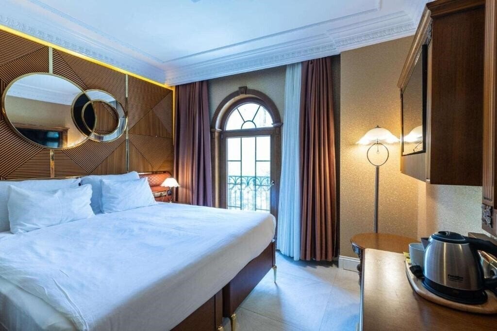 Фото Wyndham Istanbul Old City Hotel (ex. Wyndham Istanbul Oldcity, Celal Aga Konagi Hotel, Celal Aga Konagi Metro Hotel) 5*