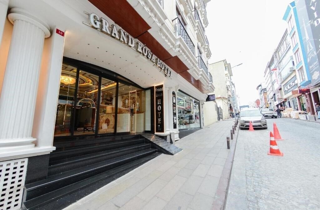 Отель Grand Rosa Hotel 3*
