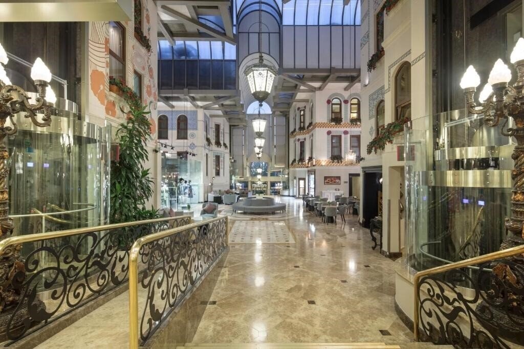 Зображення Crowne Plaza Istanbul Old City an IHG Hotel (ex. Crowne Plaza Old City, Crowne Plaza Laleli Old City, Merit Antique Hotel) 5*
