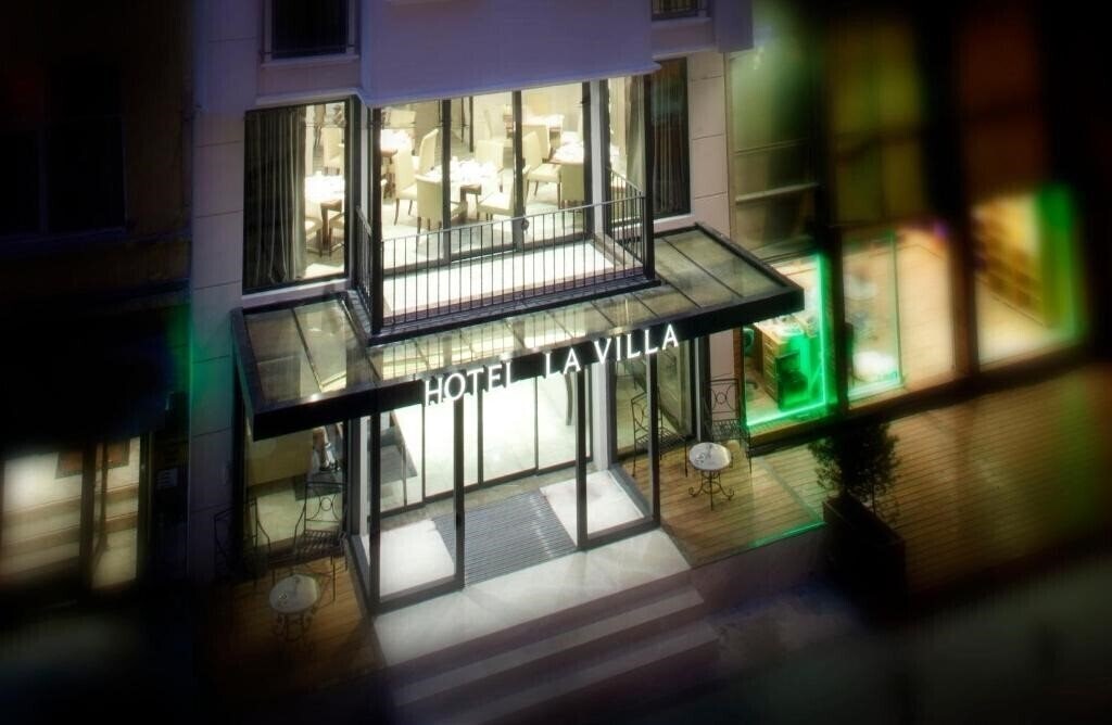 Готель Hotel La Villa 4*