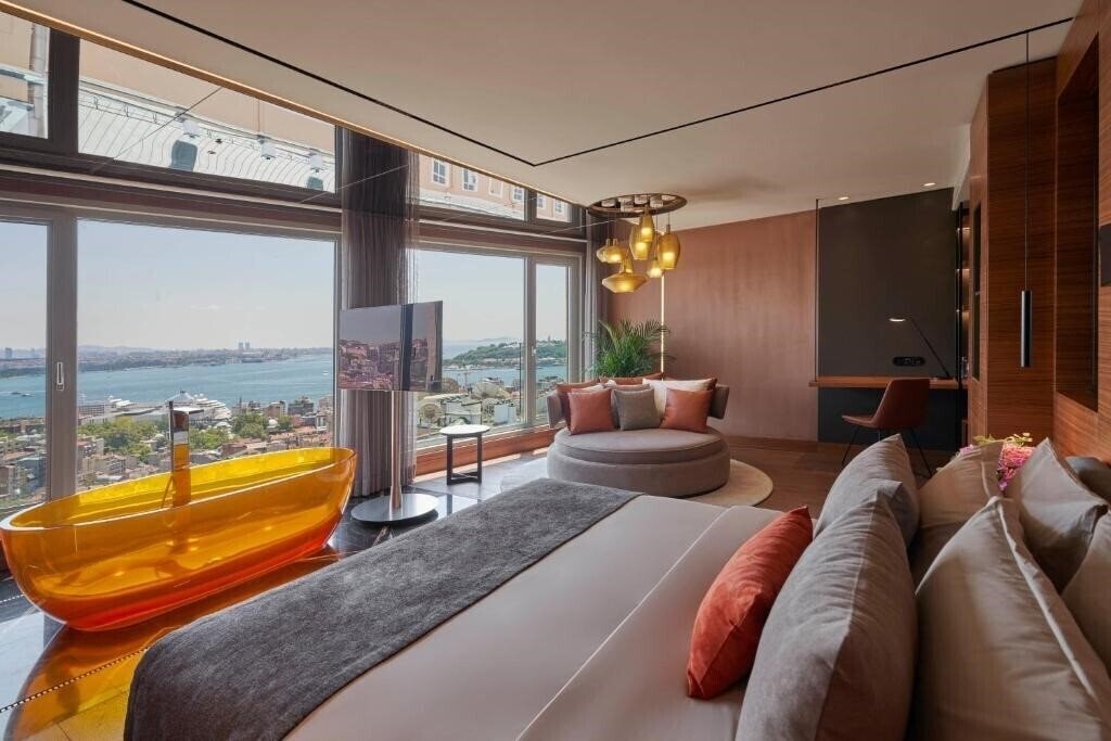 Готель Richmond Hotel 4*