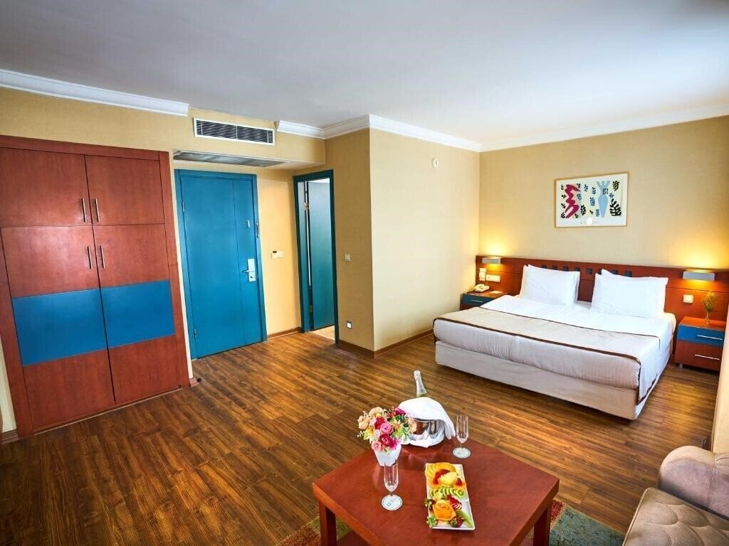 Отель Feronya Hotel 4*