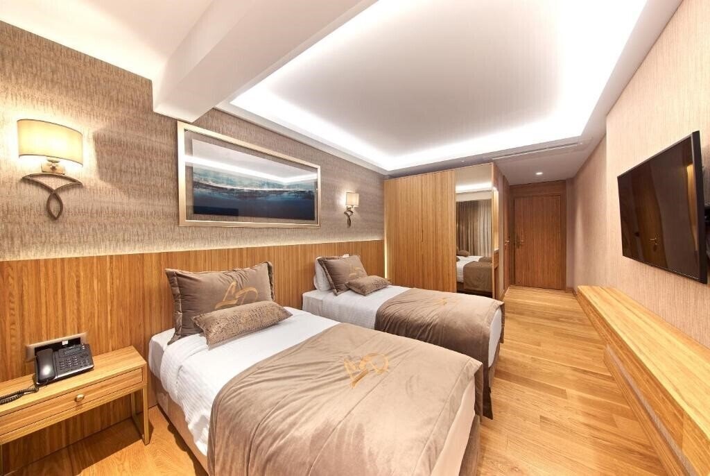 Отель Lady Diana Hotel 4*