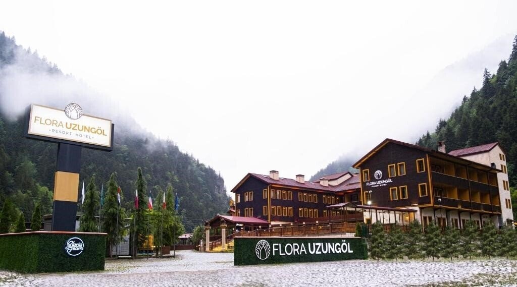 Отель Flora Uzungol Resort Hotel 4*