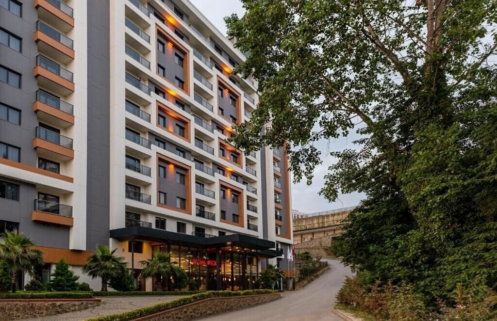 Изображение Royal Axis Suites 3*