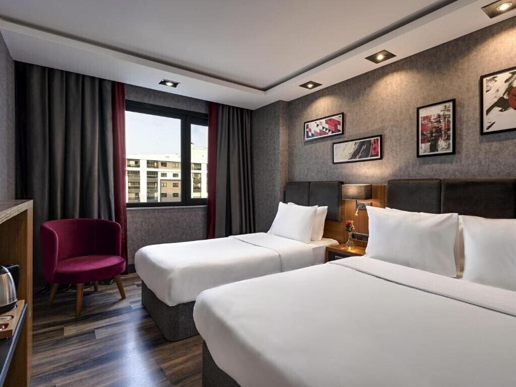 Картинка Royal Axis Suites 3*
