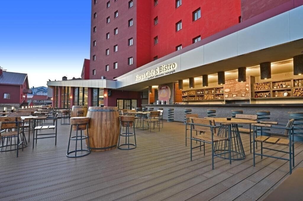 Фотографія Karinna Hotel 4*