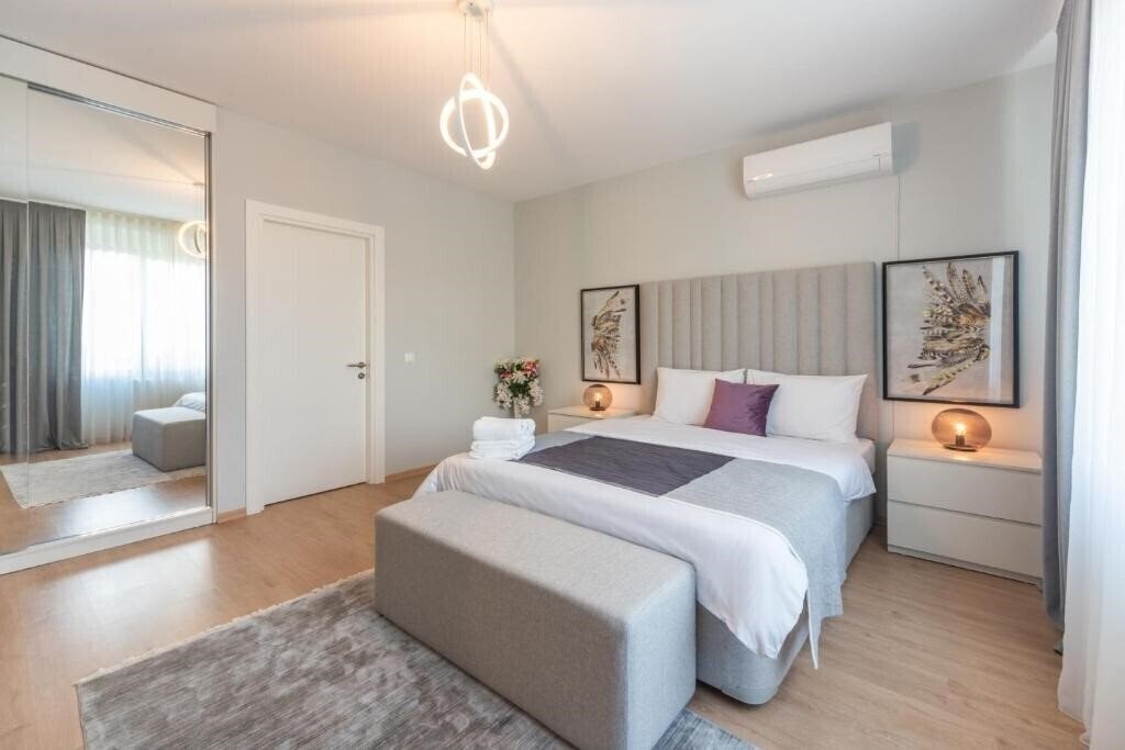 Фото Green Hills Suites 4*