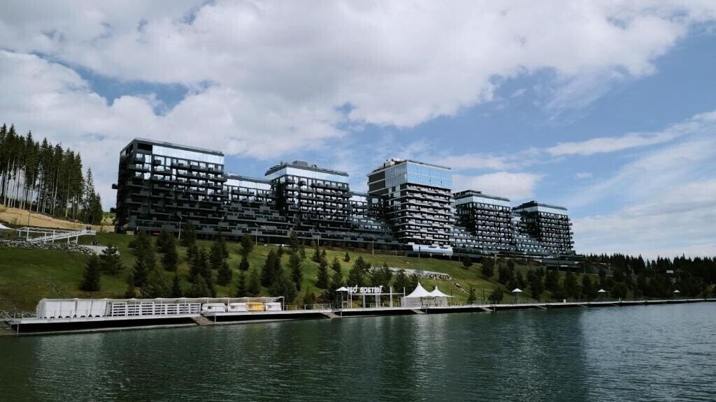 Готель Glacier Premium Apartments 5*