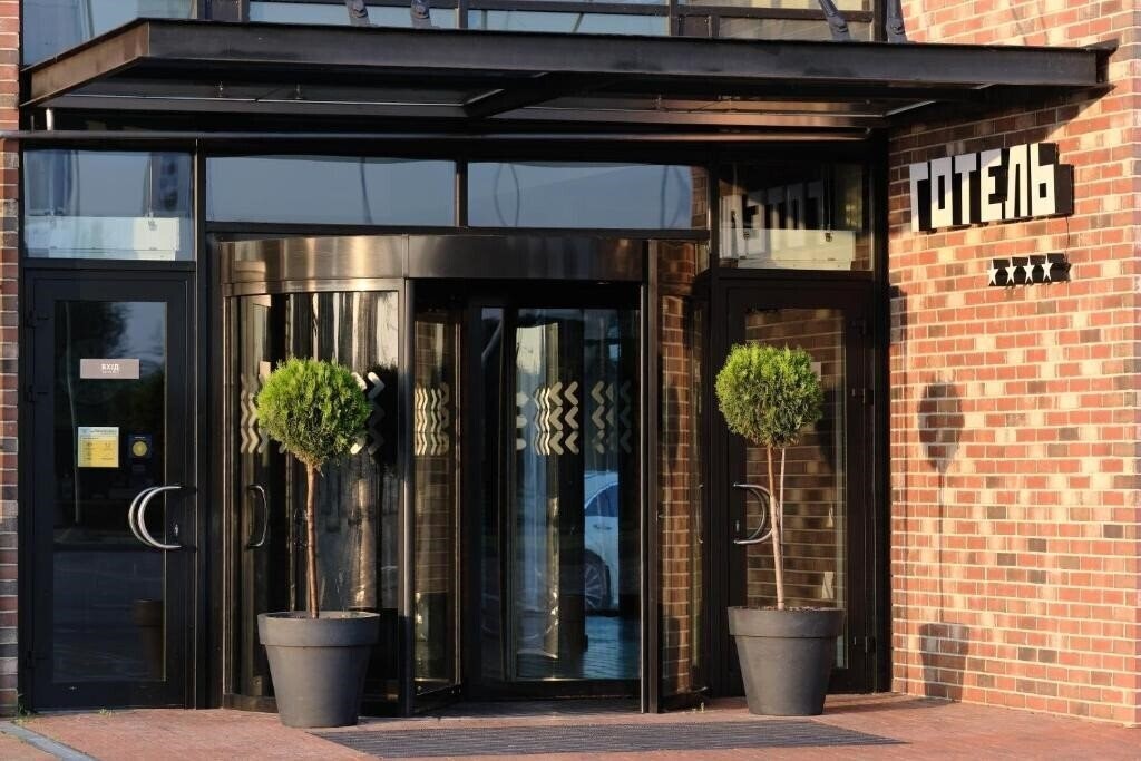 Готель Manufactura Hotel 4*