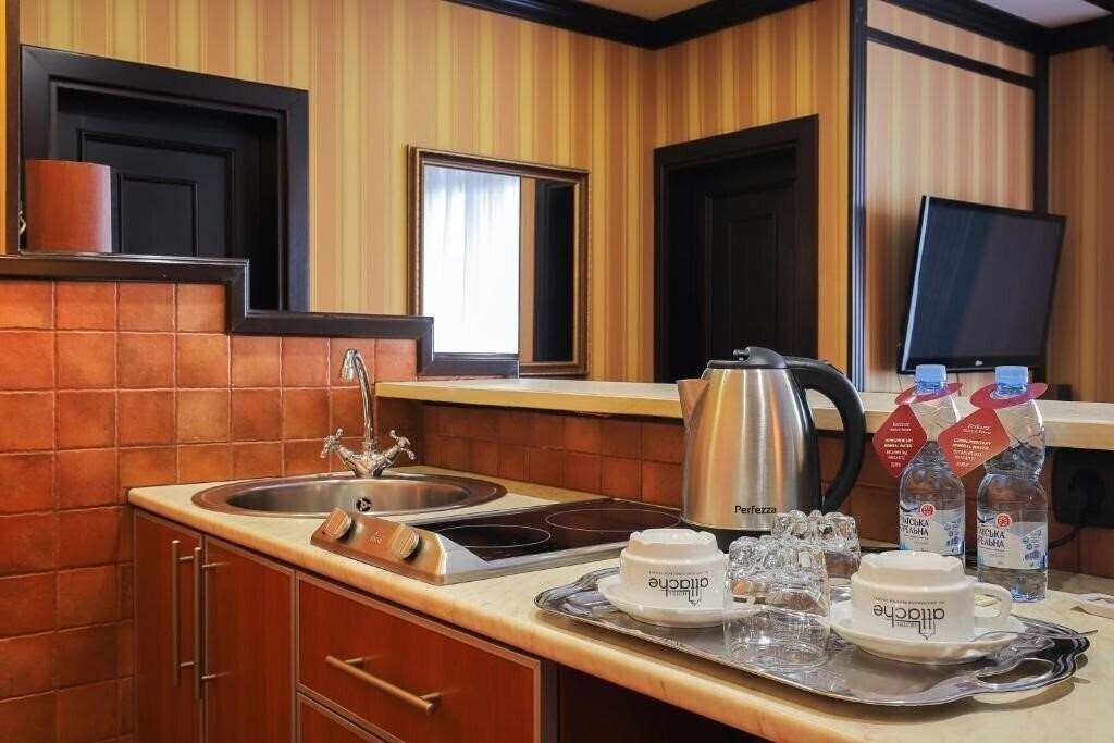 Фотографія Атташе 2*