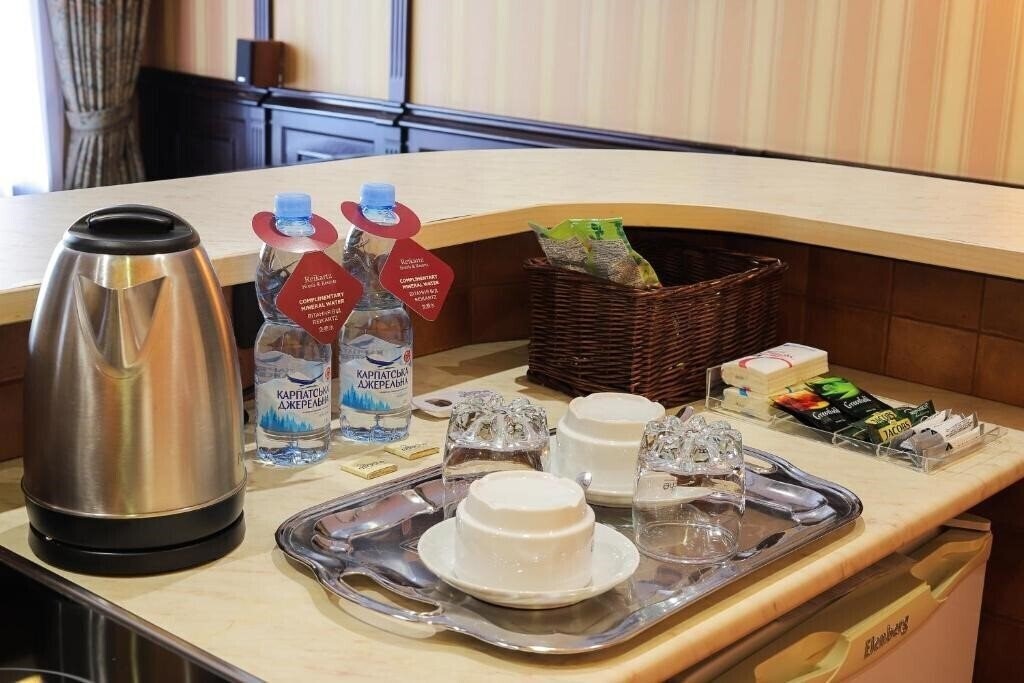 Зображення Атташе 2*