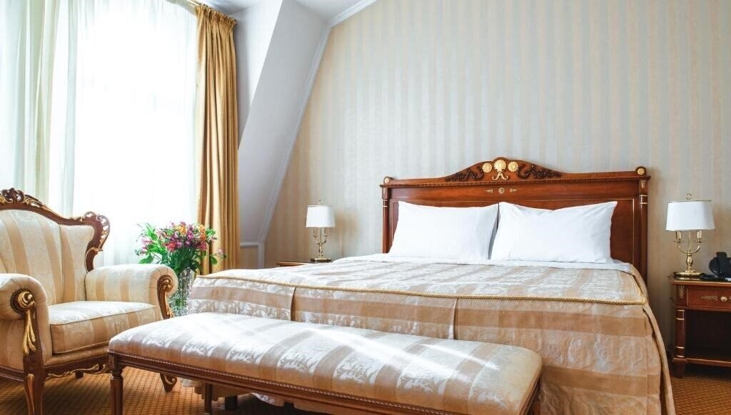 Картинка Подол Плаза 4*