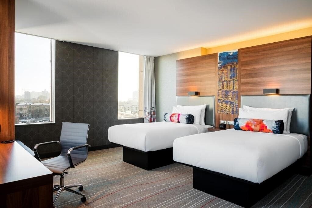 Отель Aloft 4*
