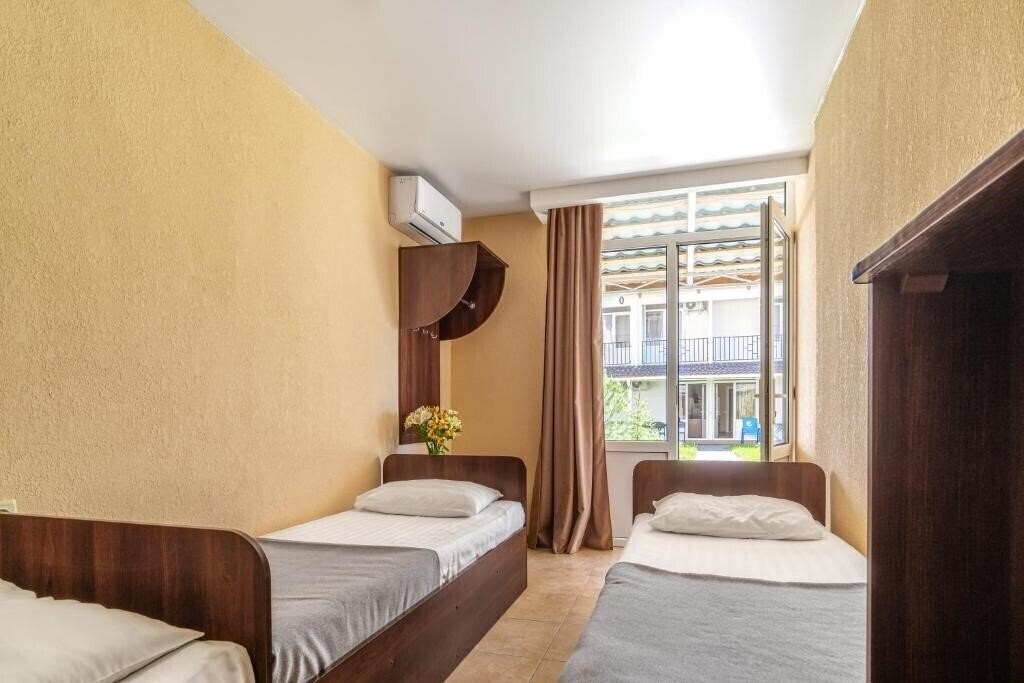 Картинка Beach Hotel 3*