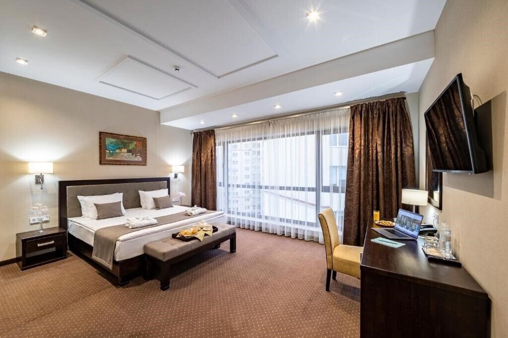 Картинка Hotel Taurus 3*
