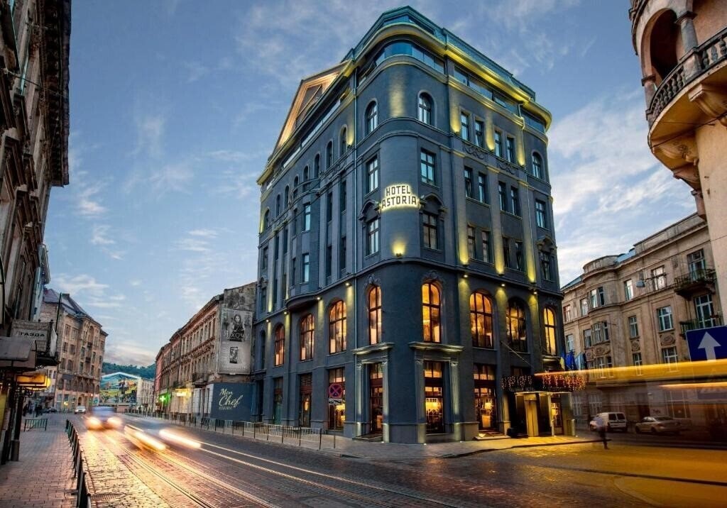 Готель Astoria Hotel 4*