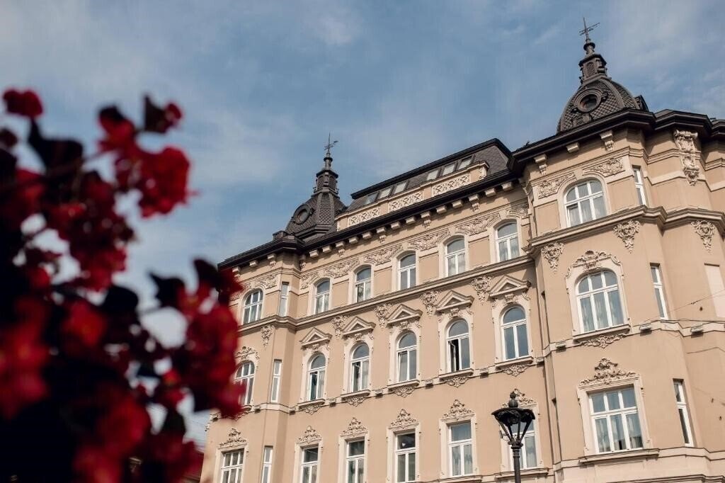 Отель Modern Arthotel 3*