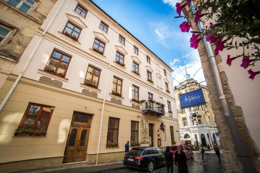 Отель Optima Collection Medievale Lviv (ex. Reikartz Medievale Lviv Citybreaks) 4*