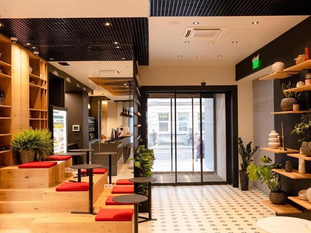 Готель Ibis Lviv Center 3*