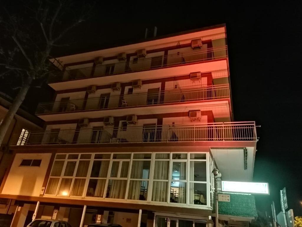 Фотографія Hotel Nova Dhely 3*