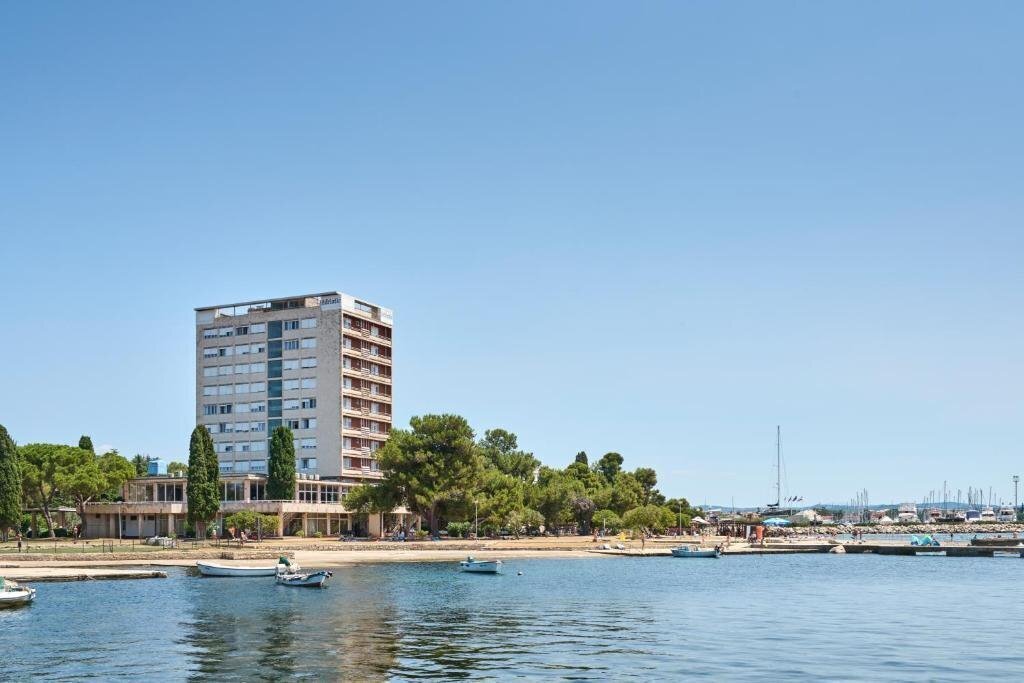 Готель Guest House Adriatic - Rooms Jadran 2*