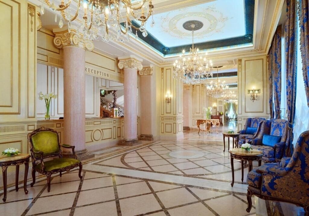 Фото Bristol Hotel 5*