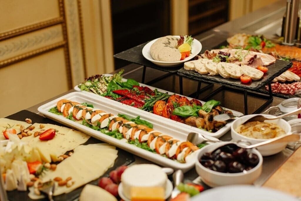 Картинка Bristol Hotel 5*
