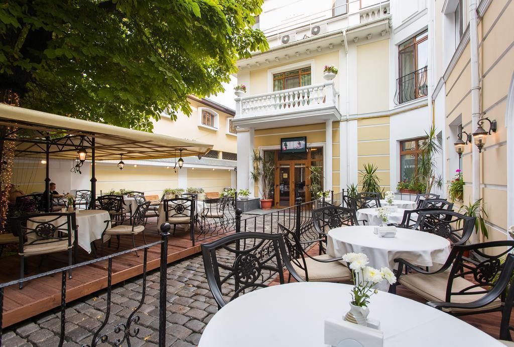 Готель Одесский Дворик апартаменты