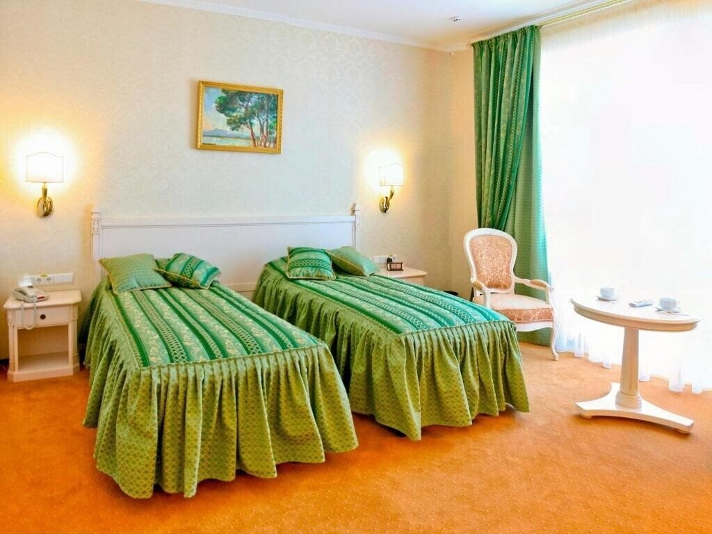 Готель Alleya Grand 3*