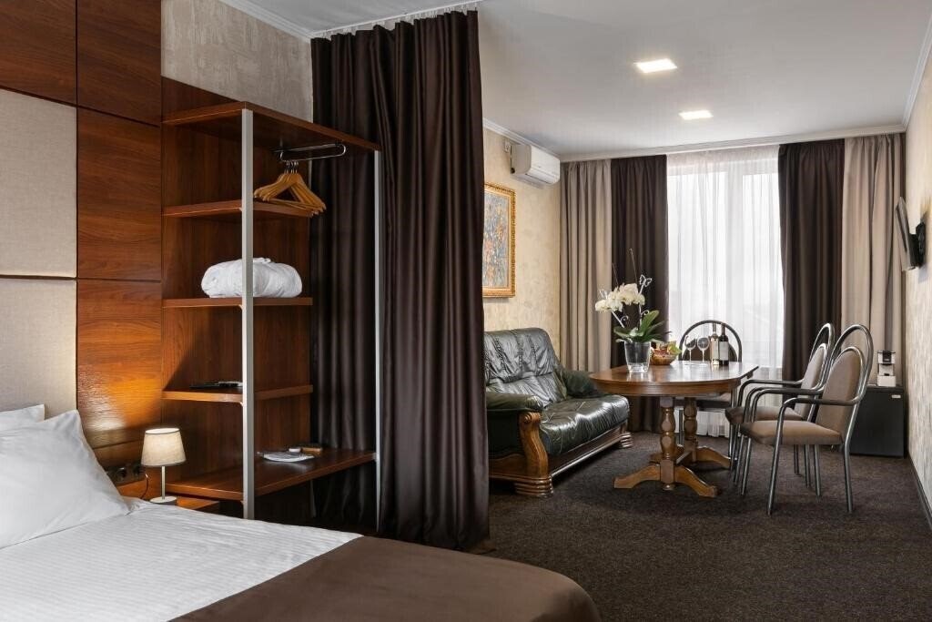 Готель Галерея 4*