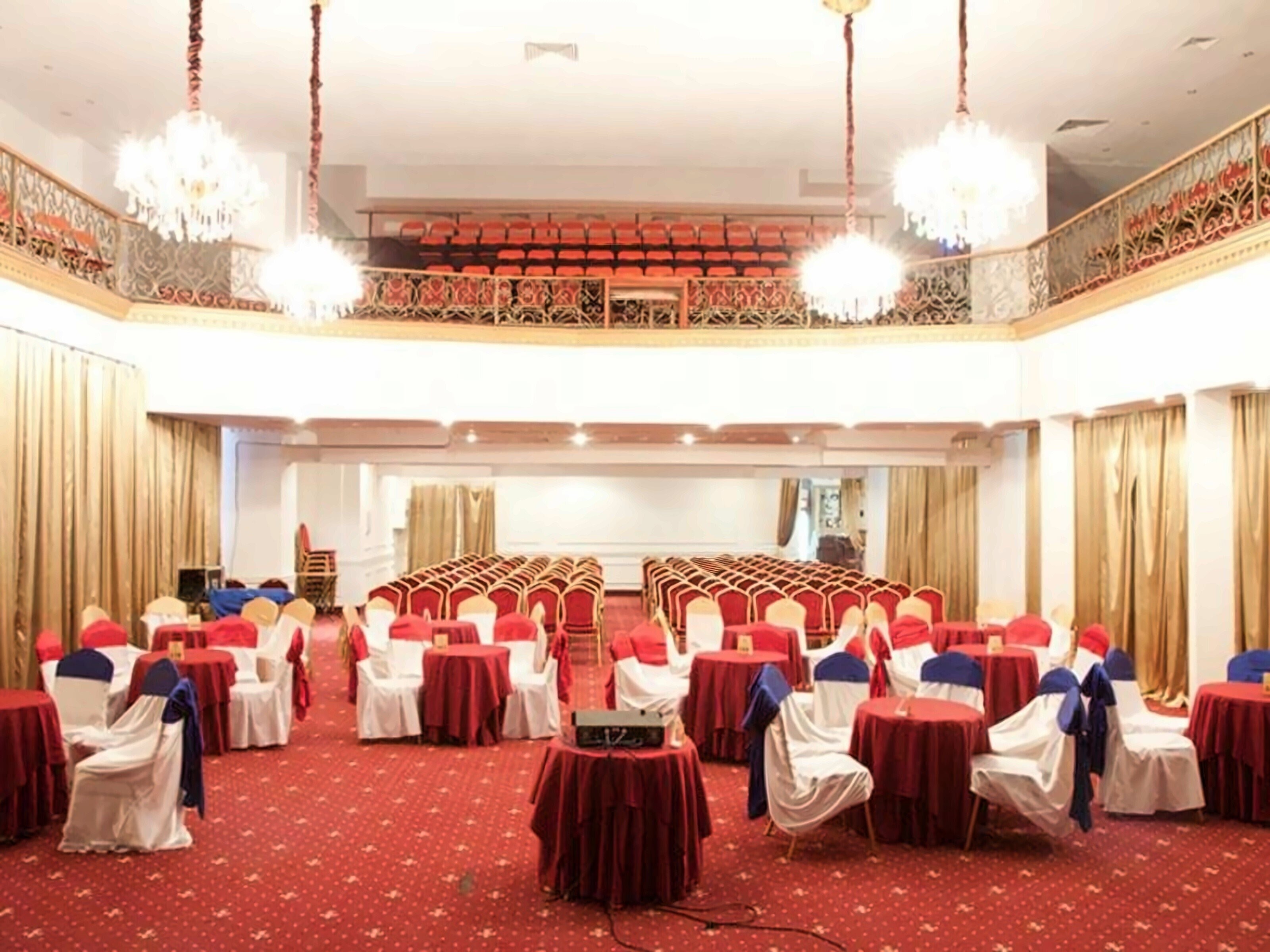 Фотографія Royal Grand 3*