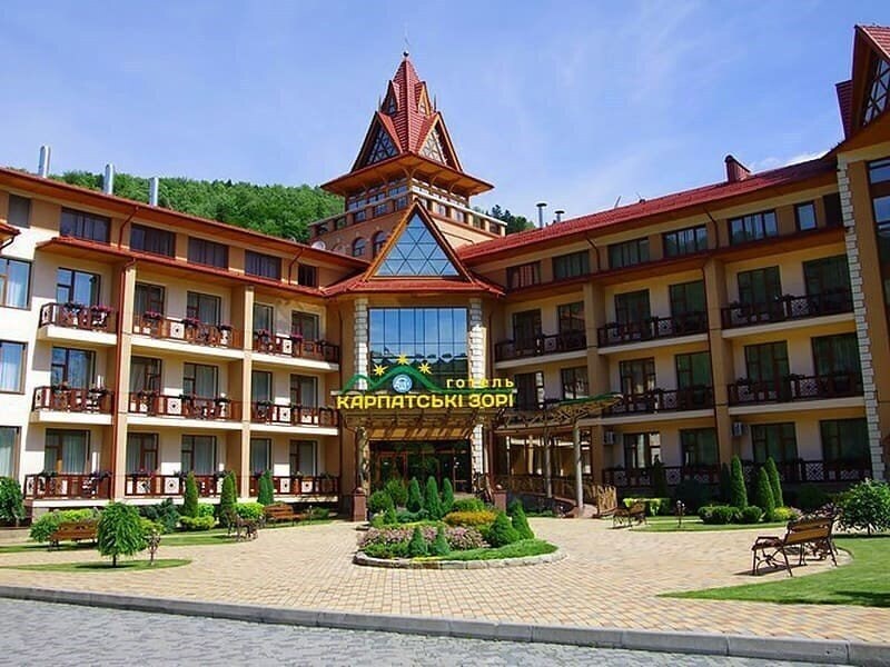 Отель Карпатские Зори 3*