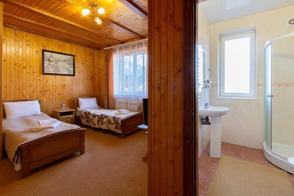 Фотография У Мар'яни і Назара Садиба 1*