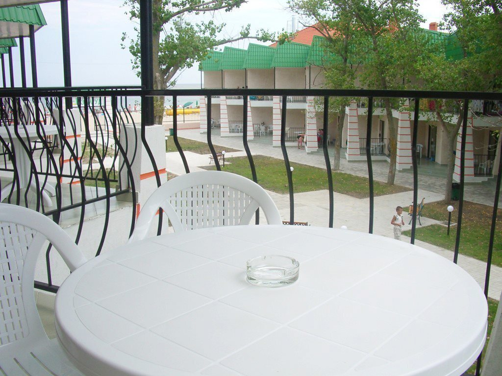 Зображення Изумруд 3*