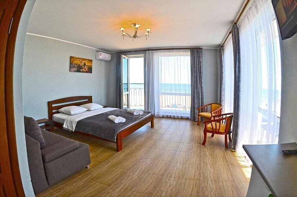 Отель Hotel Golden Beach 4*
