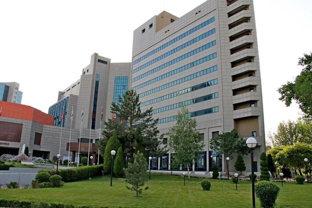 Готель International Hotel Tashkent 5*