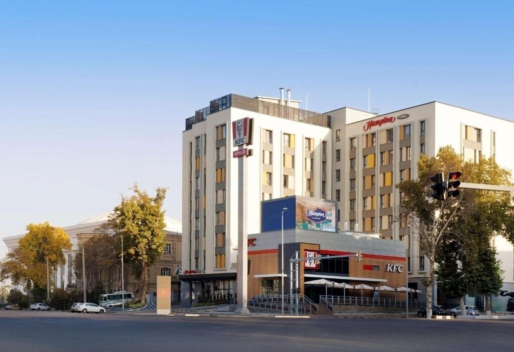 Готель Hampton By Hilton Tashkent 4*