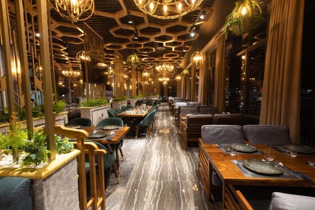 Картинка Roadside By Horrot 4*