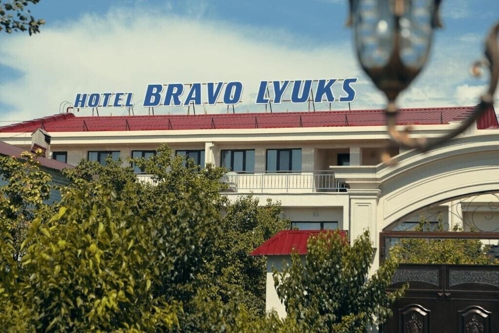 Готель Bravolyuks 3*