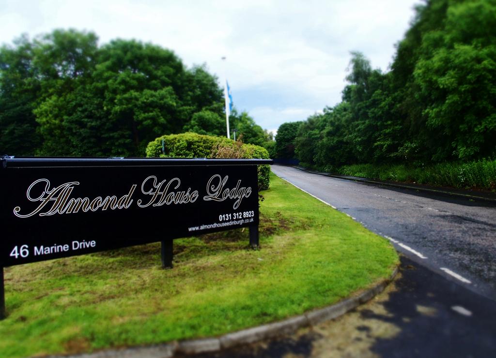 Отель Almond House Lodge 2*