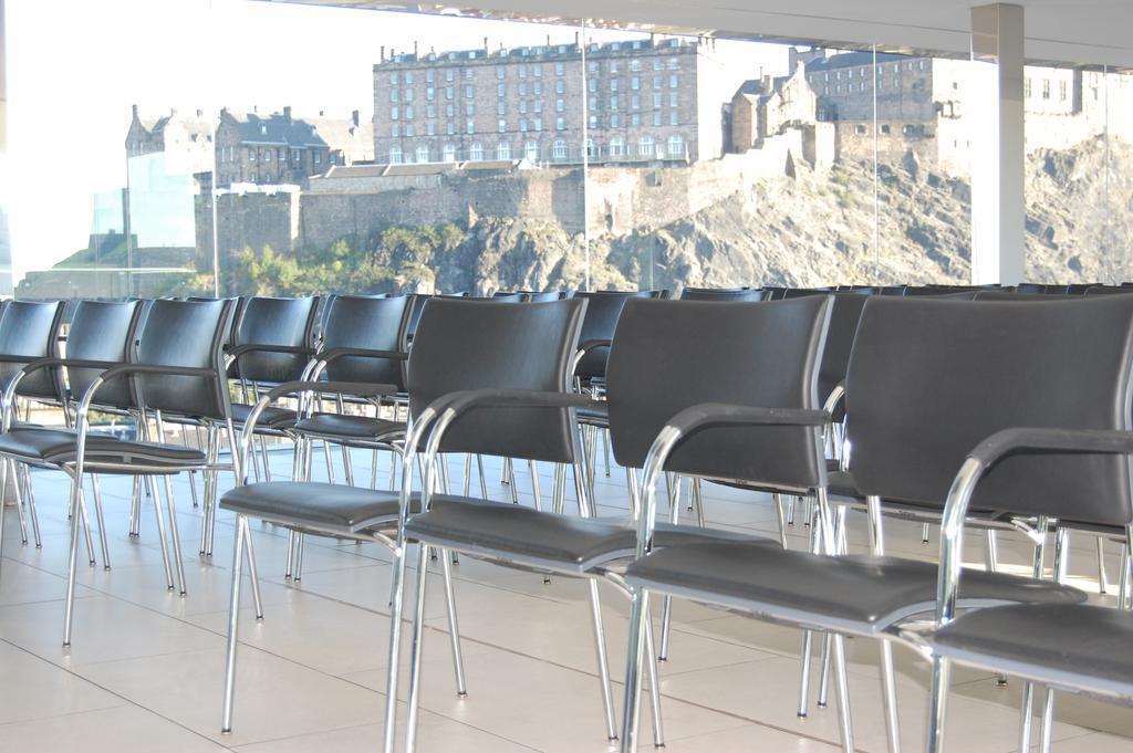 Картинка Doubletree By Hilton Hotel Edinburgh City Centre 3*